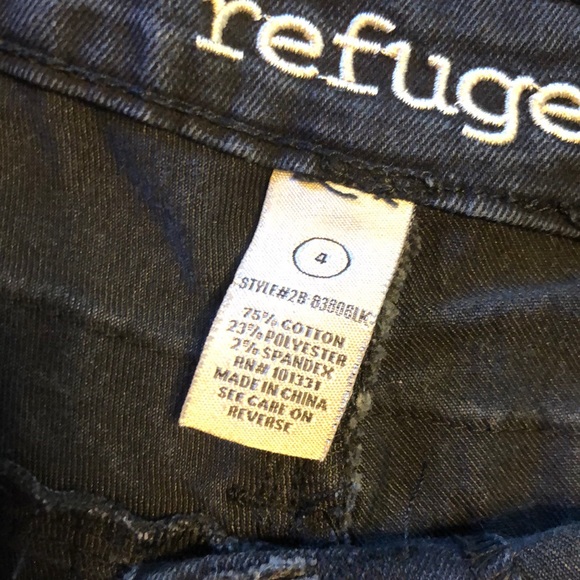 Black jean shorts - Picture 3 of 3